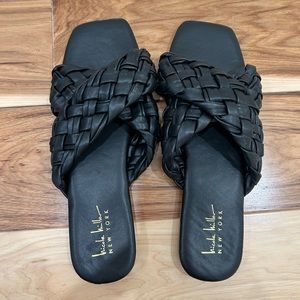 3/$23 Nicole Miller sandals EUC